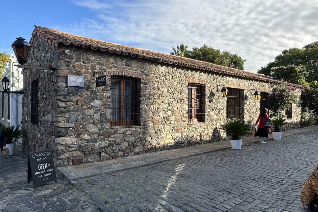 Guia de viagem: Colonial del Sacramento.