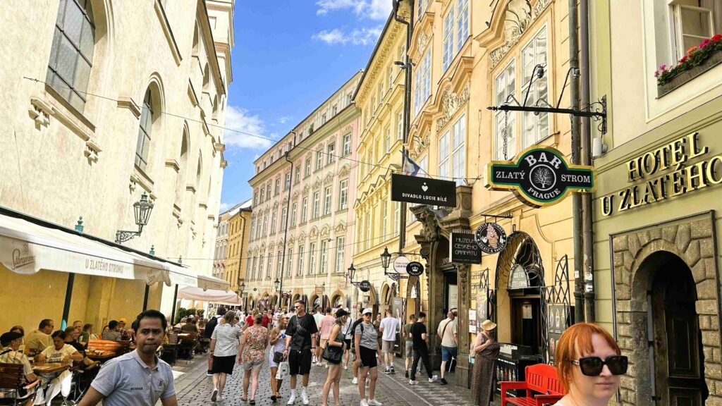 Ruas da cidade de Praga