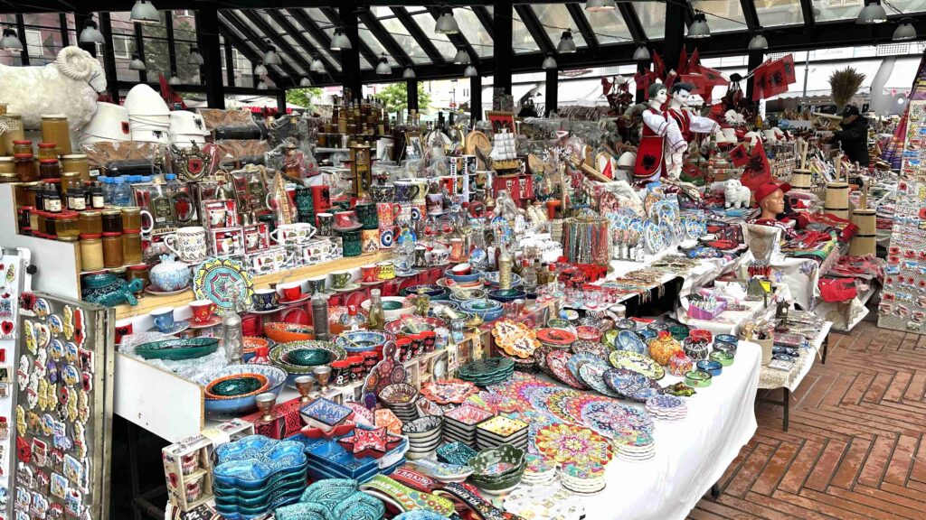 Novo Bazar – Pazari i Ri Tirana