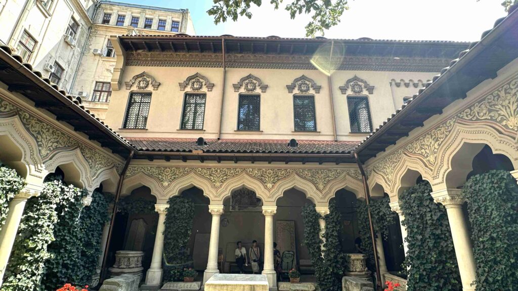 Igreja Stavropoleos no centro histórico de Bucareste