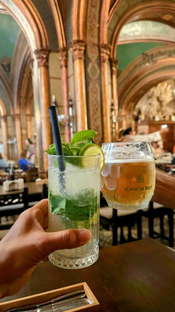 Caru’ cu Bere: restaurante histórico de Bucareste