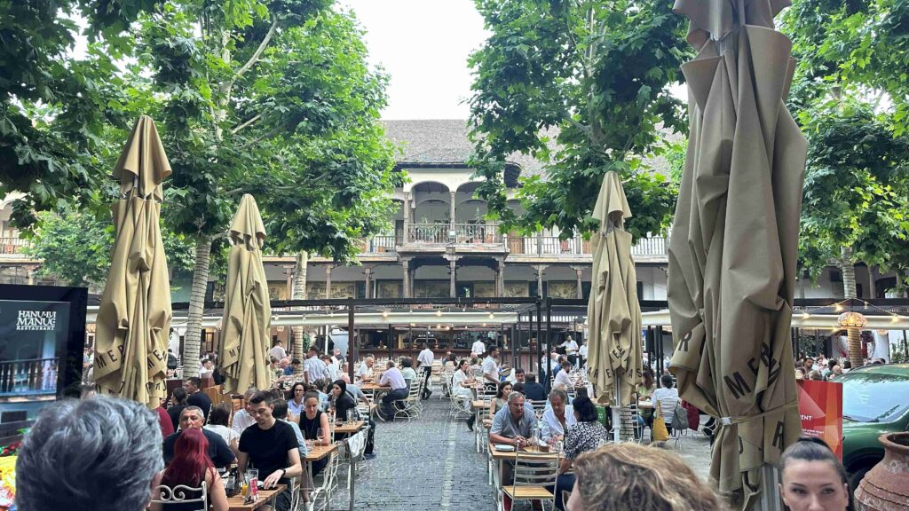 Restaurante Hanu’ lui Manuc Bucareste